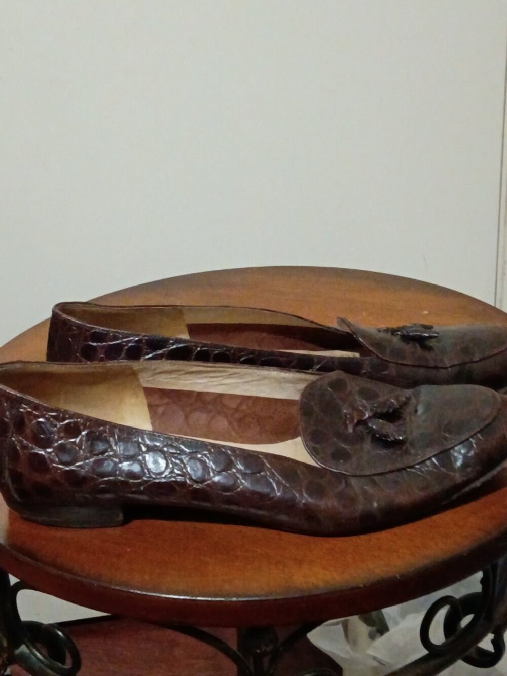 SALVATORE FERRAGAMO Vintage Brown Leather Classic Low Heels Shoes Size 9.5 B
